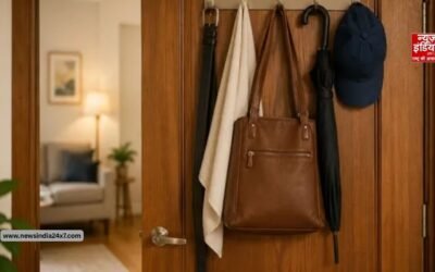 Vastu Tips: दरवाजे के पीछे भूलकर भी न रखें ये सामान, वरना घर में आ सकती है नकारात्मक ऊर्जा