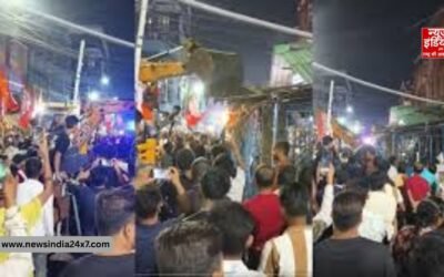 नतीजों के बाद बेकाबू बंगाल! दफ्तर जले, मूर्तियां टूटीं और चले बुलडोजर