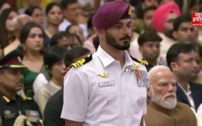 जानिए कौन है कश्मीर ऑपरेशन के लिए ‘शौर्य चक्र’ पाने वाले नौसेना अधिकारी मरीन कमांडो सूरज प्रशार?
